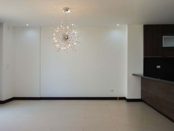 Exclusiva casa contemporanea en Alcaravan Conjunto Cerrado. Pinares. Pereira - Colombia.