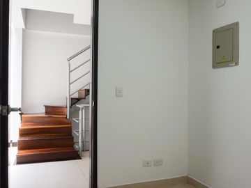Exclusiva casa contemporanea en Alcaravan Conjunto Cerrado. Pinares. Pereira - Colombia.