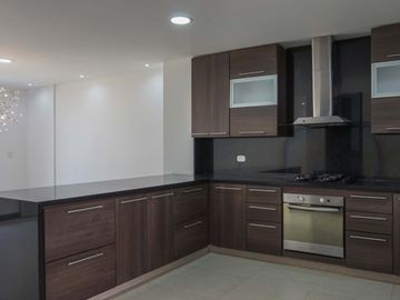 Exclusiva casa contemporanea en Alcaravan Conjunto Cerrado. Pinares. Pereira - Colombia.