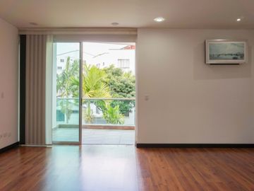 Exclusiva casa contemporanea en Alcaravan Conjunto Cerrado. Pinares. Pereira - Colombia.