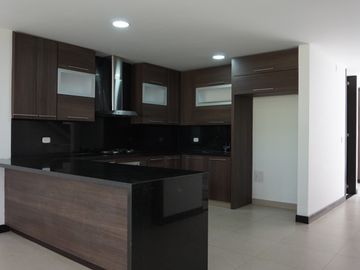 Exclusiva casa contemporanea en Alcaravan Conjunto Cerrado. Pinares. Pereira - Colombia.