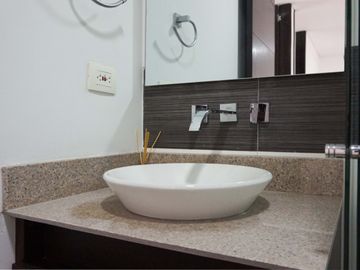 Exclusiva casa contemporanea en Alcaravan Conjunto Cerrado. Pinares. Pereira - Colombia.