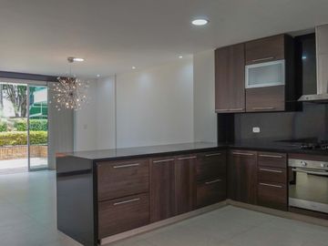 Exclusiva casa contemporanea en Alcaravan Conjunto Cerrado. Pinares. Pereira - Colombia.