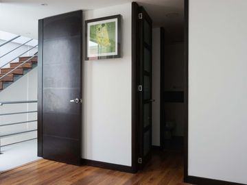 Exclusiva casa contemporanea en Alcaravan Conjunto Cerrado. Pinares. Pereira - Colombia.
