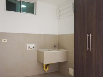 Exclusiva casa contemporanea en Alcaravan Conjunto Cerrado. Pinares. Pereira - Colombia.