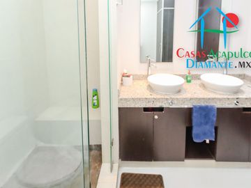 Depa en condominio de playa en renta vacacional para 8 personas