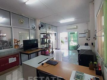 ขายด่วน ที่ดิน 204 ตร.วาพร้อมบ้านเดี่ยวชั้นเดียว โกดังสินค้า สำนักงานชั้นเดียว เข้าซอย ผ่านหมู่บ้านเพชรโสธร ซอย5