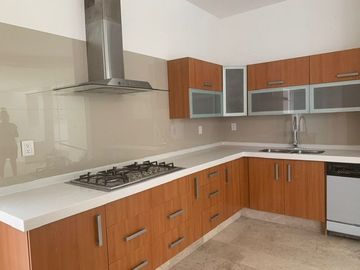 HERMOSA CASA EN VILLANTIGUA DE OPORTUNIDAD!! RENOVADA AL 100%