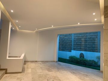 HERMOSA CASA EN VILLANTIGUA DE OPORTUNIDAD!! RENOVADA AL 100%