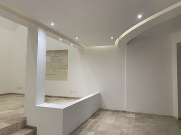HERMOSA CASA EN VILLANTIGUA DE OPORTUNIDAD!! RENOVADA AL 100%