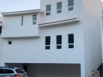 HERMOSA CASA EN VILLANTIGUA DE OPORTUNIDAD!! RENOVADA AL 100%
