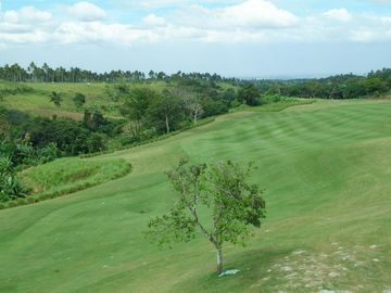 BRAND NEW!!! Prime House and Lot Beside the Golf Course in Silang, Cavite For sale