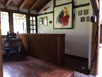HERMOSA QUINTA EN CHECA