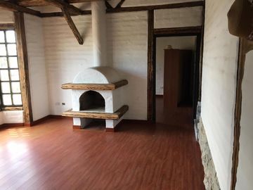 HERMOSA QUINTA EN CHECA