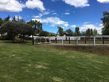 HERMOSA QUINTA EN CHECA