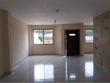 casa de renta en manta zona sur los gavilanez