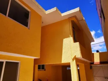 Casa Para Departamentos de 2 Pisos, en Plutarco Elías Calles, Pachuca, Hidalgo.