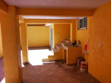 Casa Para Departamentos de 2 Pisos, en Plutarco Elías Calles, Pachuca, Hidalgo.