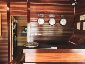 Vendo Hotel Negocio en Marcha Eco Lodge 49.25 Ha CASHIBOCOCHA PUCALLPA PERU