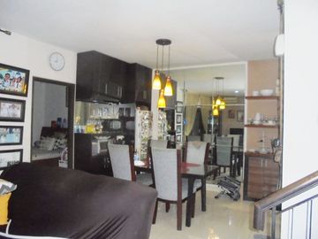Rumah Dijual di Raffles Hills Dekat Trans Studio Mall Cibubur