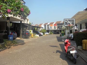 Rumah Dijual di Raffles Hills Dekat Trans Studio Mall Cibubur