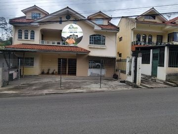 VENTA CASA DE 3 DEPARTAMENTOS