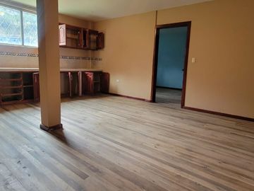 VENTA CASA DE 3 DEPARTAMENTOS