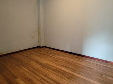 VENTA CASA DE 3 DEPARTAMENTOS