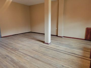 VENTA CASA DE 3 DEPARTAMENTOS