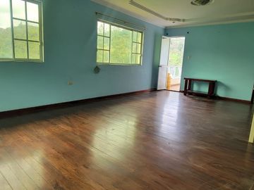 VENTA CASA DE 3 DEPARTAMENTOS