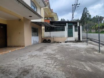 VENTA CASA DE 3 DEPARTAMENTOS