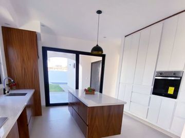 ESPECTACULAR RESIDENCIA