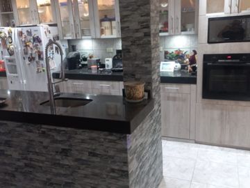 HUANCHACO  /CASA  DE 295M2 /AV. SAN JUAN / LAS LOMAS DE HUANCHACO. PRECIO DE OCASIÓN!!!