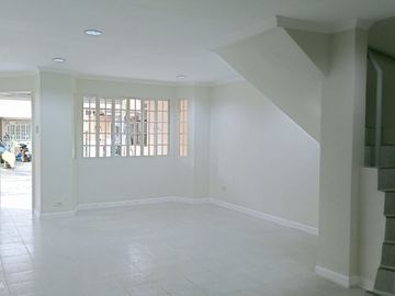 HOUSE and LOT FOR SALE NEAR IT PARK