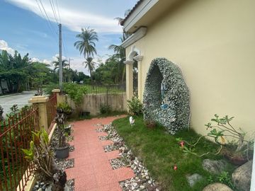 4 Bedroom House & Lot For Sale near the beachfront in Iloilo