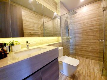 Sale with Tenant Celes Asoke Condo