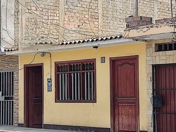 🚨OCASIÓN🚨VENTA DE CASA 216.5 m2 CHIMBOTE
