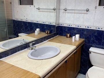 Venta amplia casa Quebrada de Macul - Peñalolén