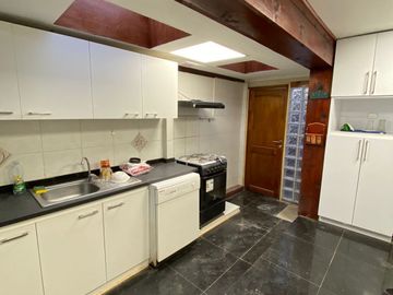 Venta amplia casa Quebrada de Macul - Peñalolén