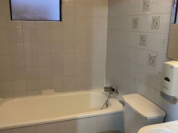 Venta amplia casa Quebrada de Macul - Peñalolén