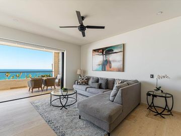 Departamento con roof común con vista al mar, alberca, jacuzzi y gym, en venta, Corredor Turístico, San José del Cabo.