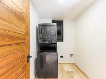 Departamento con roof común con vista al mar, alberca, jacuzzi y gym, en venta, Corredor Turístico, San José del Cabo.