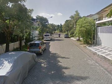 Rumah dengan Private Pool di Alam Galaxy dekat Graha Natura & Citraland Surabaya Barat
