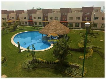 Casas con alberca y roof garden, excelentes acabados