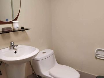 1Bedroom Condo Unit in BGC nearby De La Salle University BGC Campus