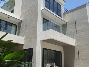 Massive 5BR Modern House and Lot w/ Swimming Pool for Sale
