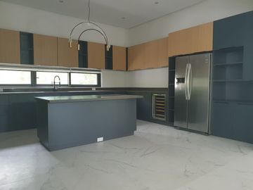 Massive 5BR Modern House and Lot w/ Swimming Pool for Sale
