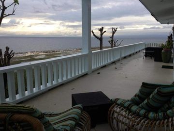 KYU - FOR SALE: 6 Bedroom House in Calatagan, Batangas
