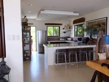 KYU - FOR SALE: 6 Bedroom House in Calatagan, Batangas