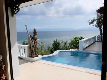 KYU - FOR SALE: 6 Bedroom House in Calatagan, Batangas